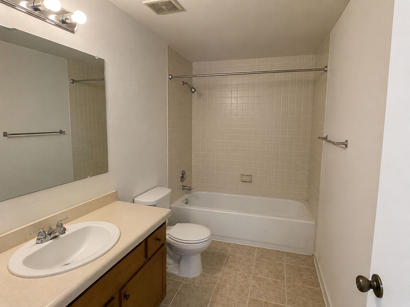 Salle de bain avant transformation